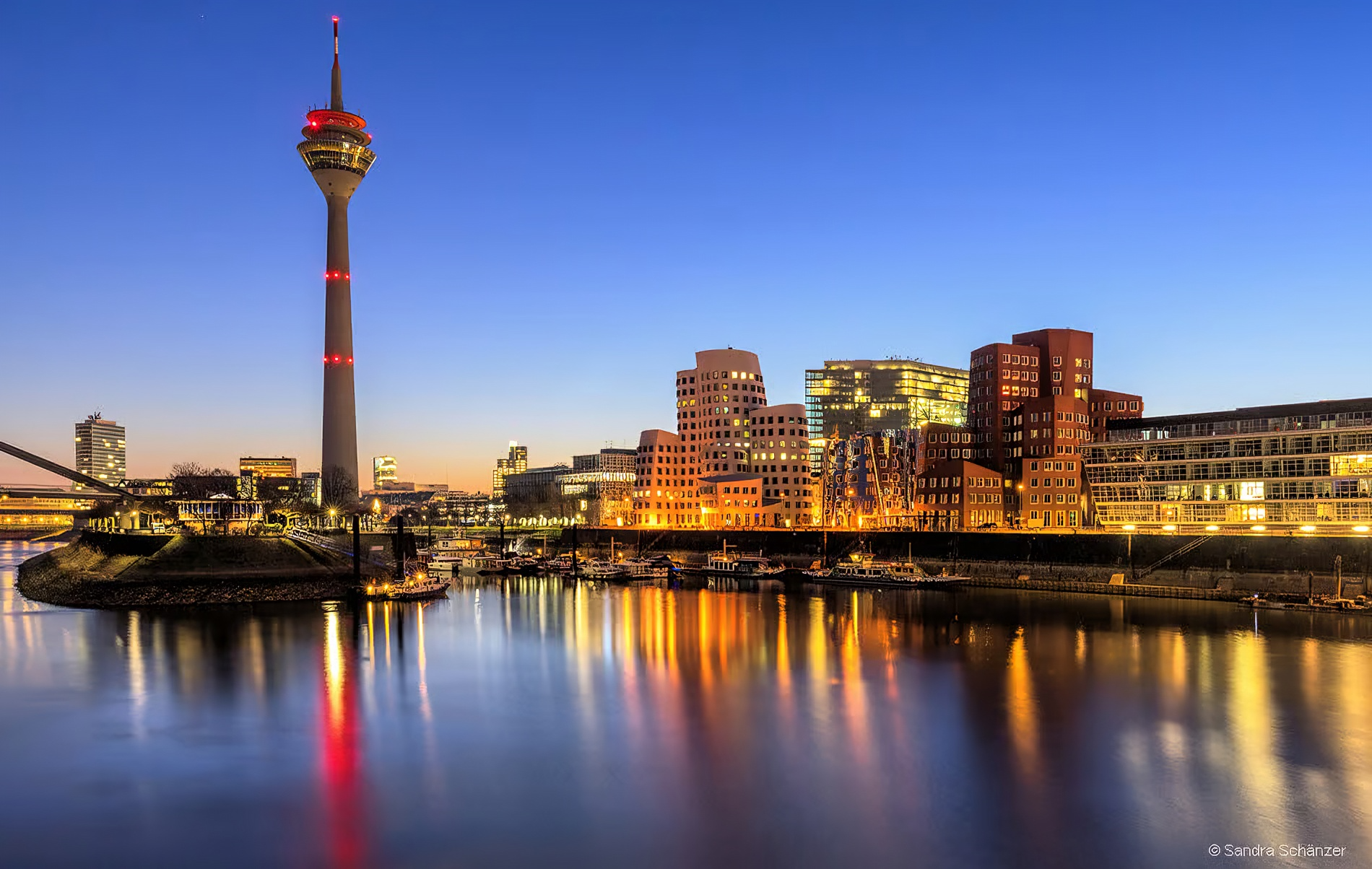 Düsseldorf - Moderne Metropole